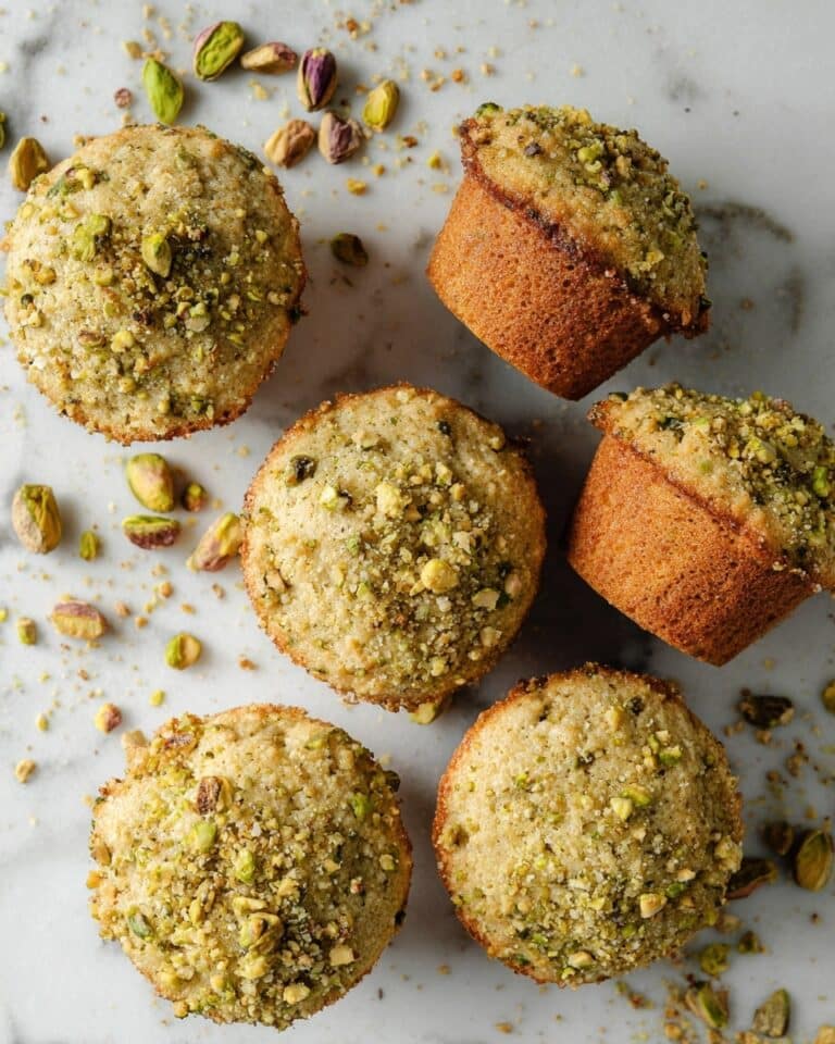 Pistachio Muffins with Mascarpone and Pistachio Crumble Recipe